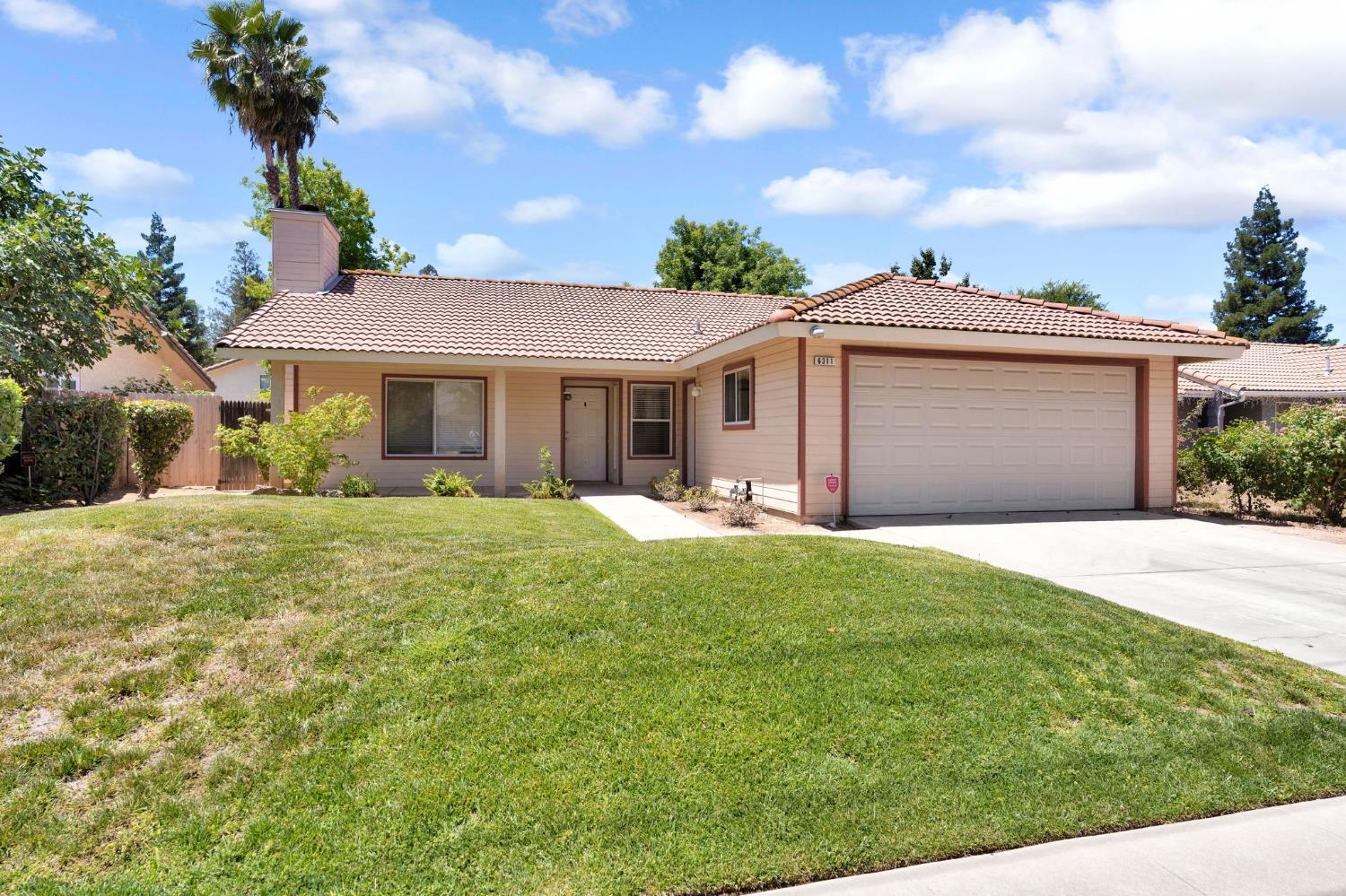 Single Family in Fresno - photo 2