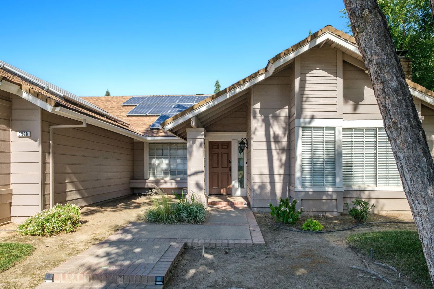 Single Family in Fresno - photo 2