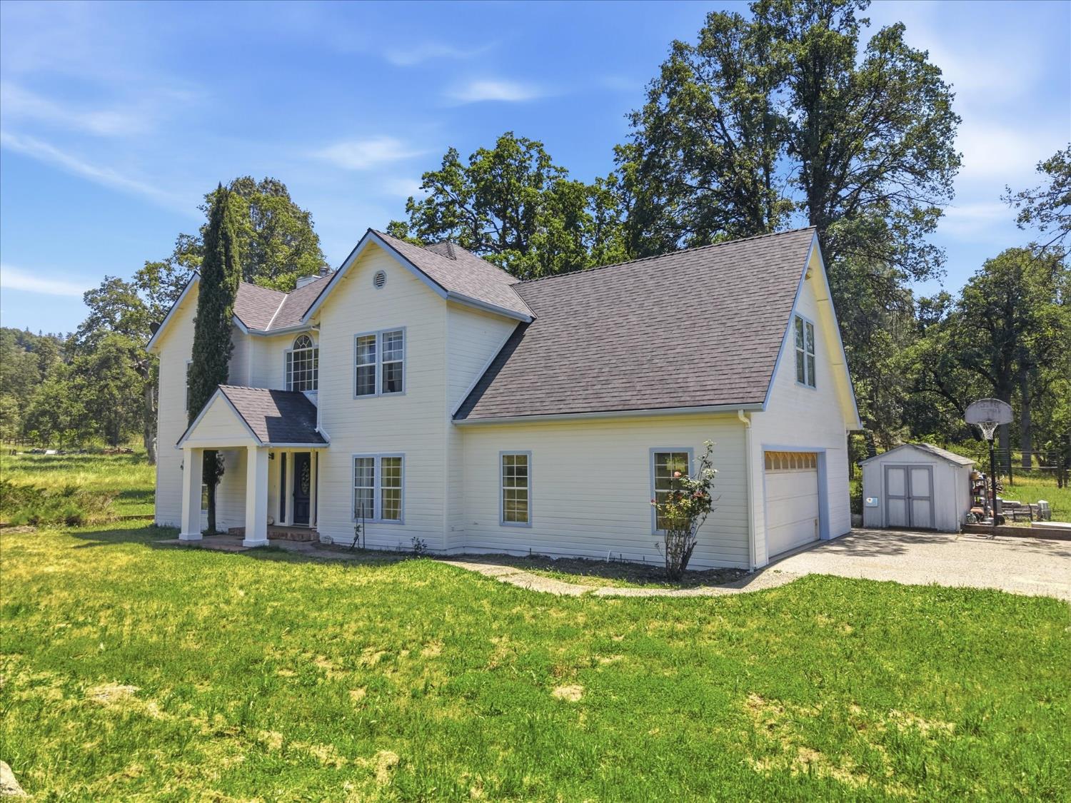 Single Family in Coarsegold - photo 2
