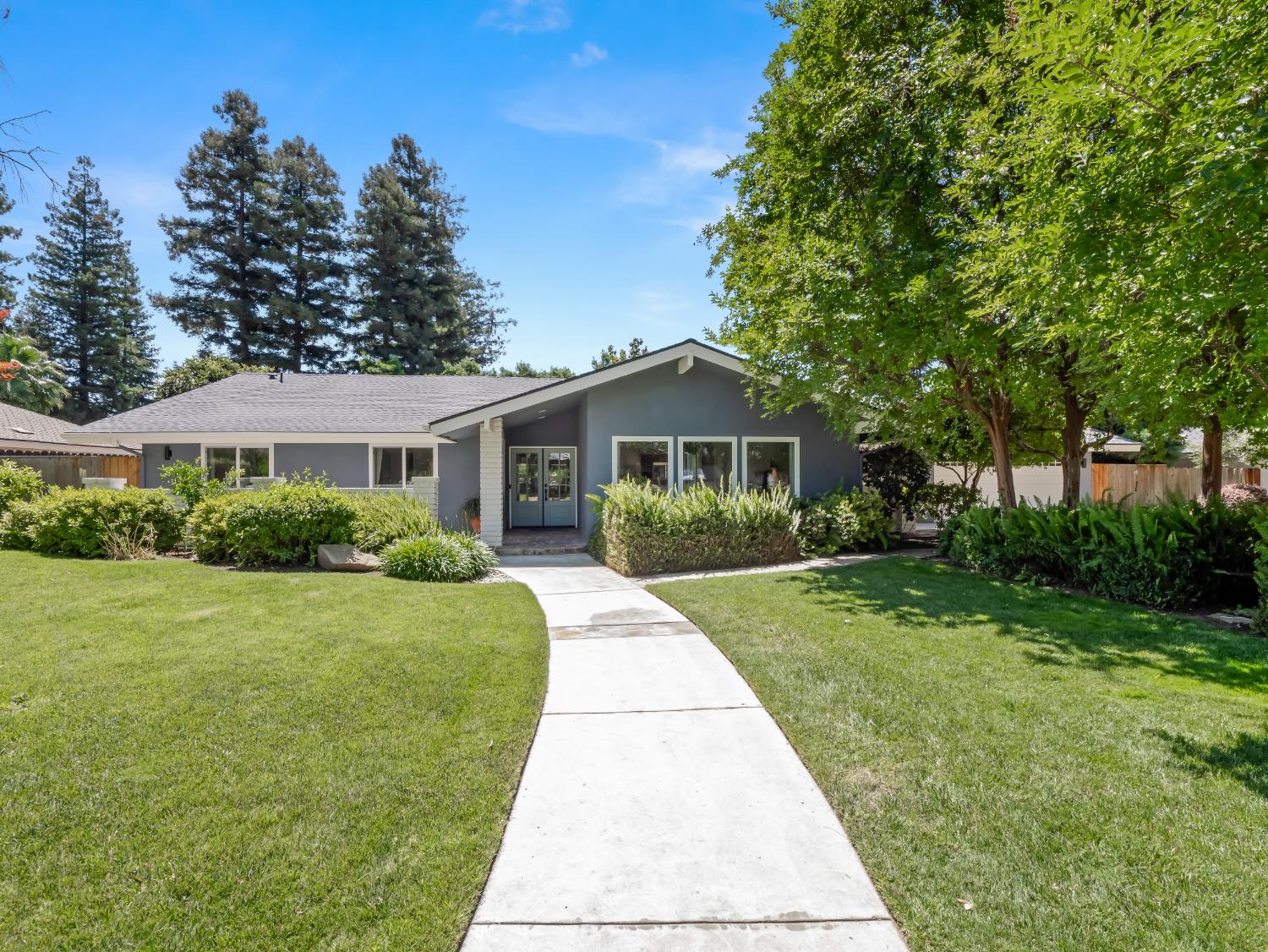 Single Family in Fresno - photo 3