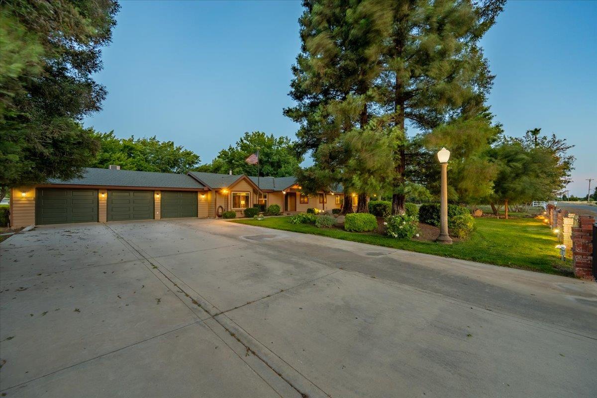 Single Family in Clovis - photo 2