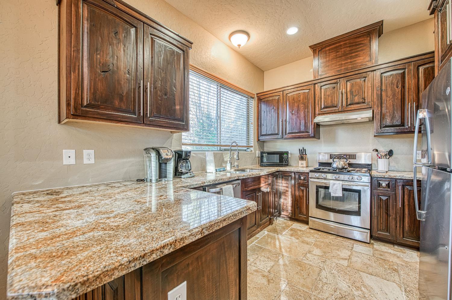 Condo in Shaver Lake - photo 3