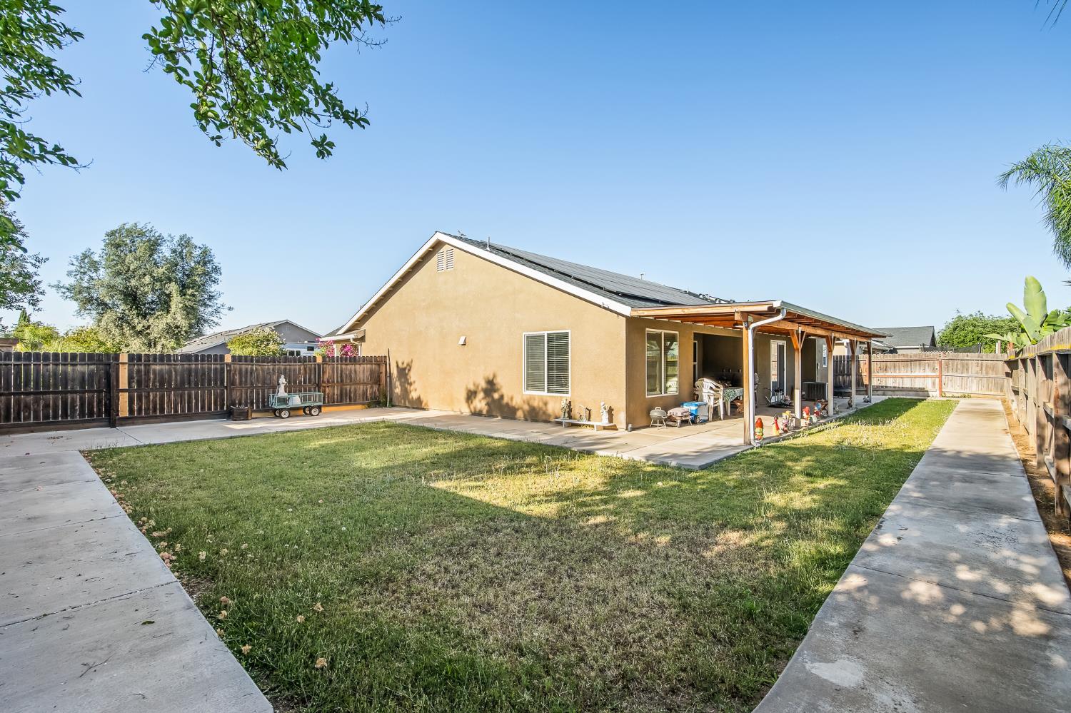 Single Family in Fresno - photo 2