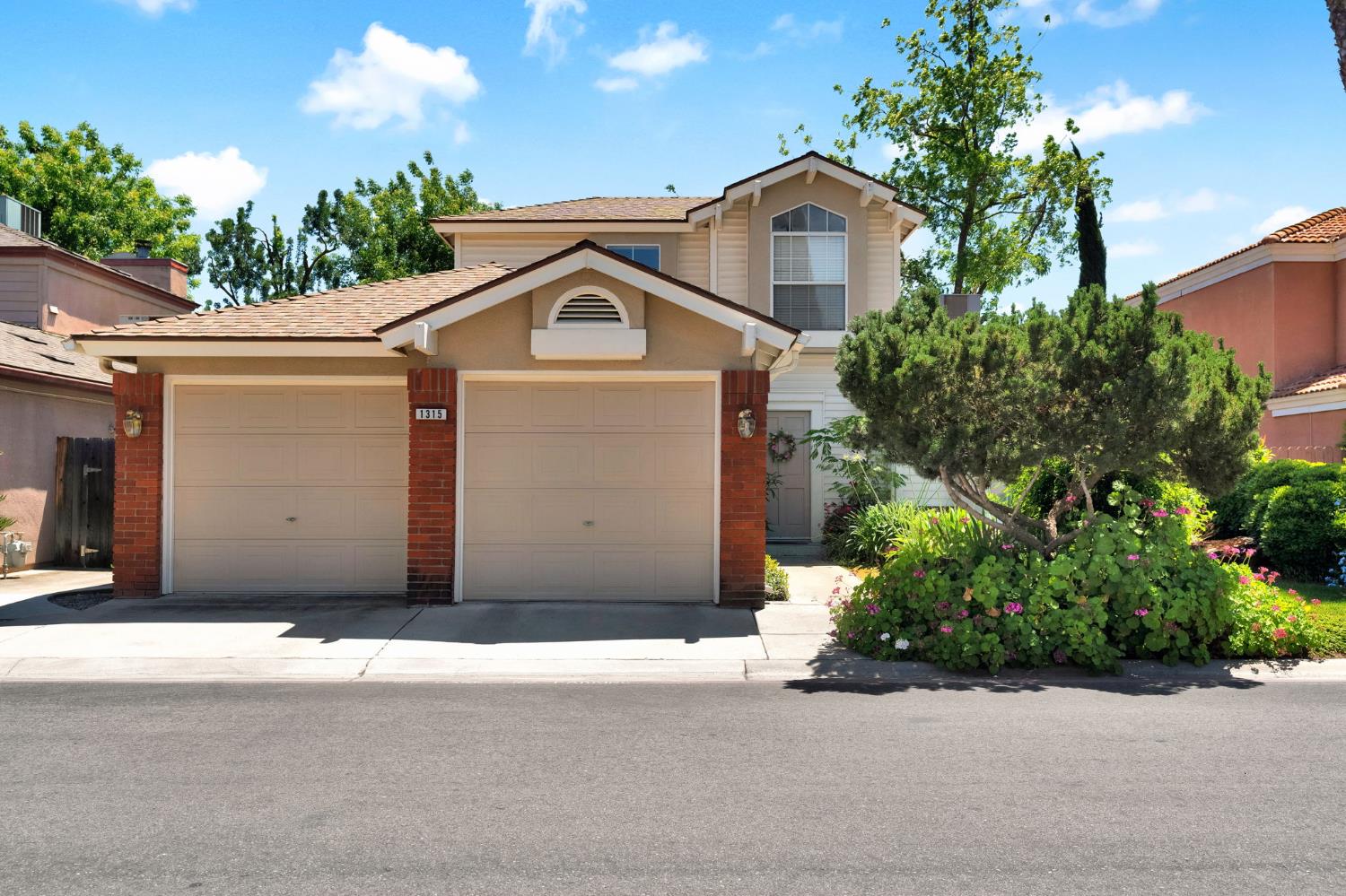 Single Family in Fresno - main photo