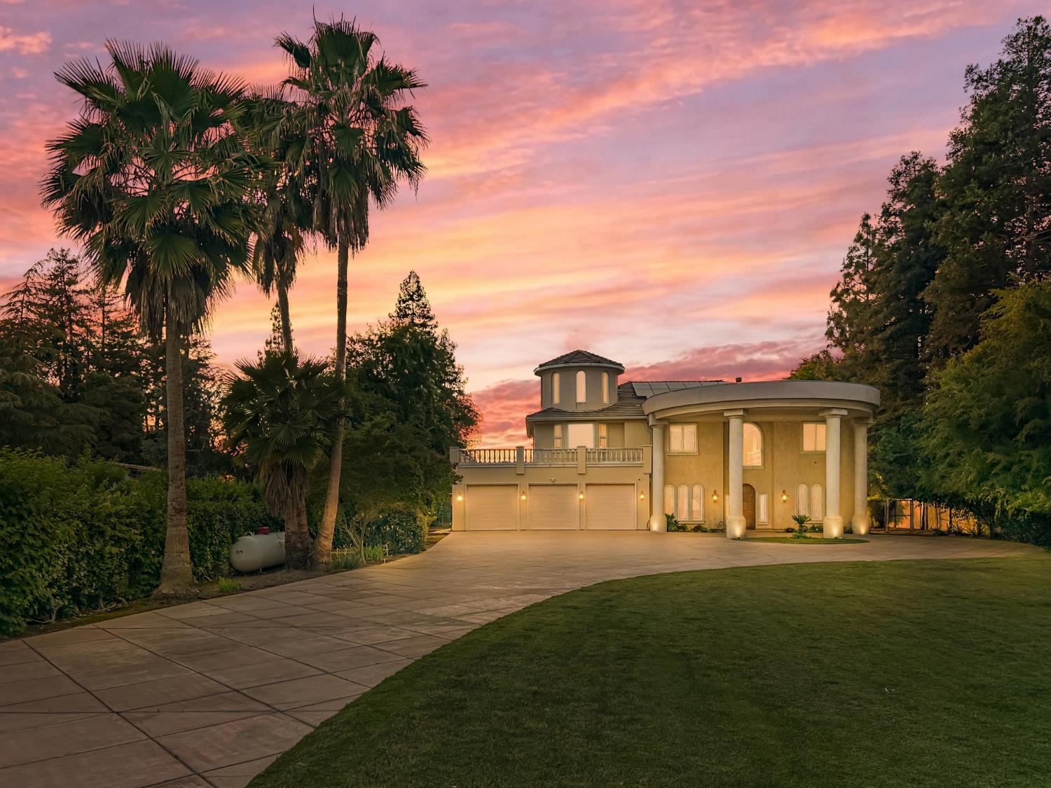Single Family in Fresno - photo 3