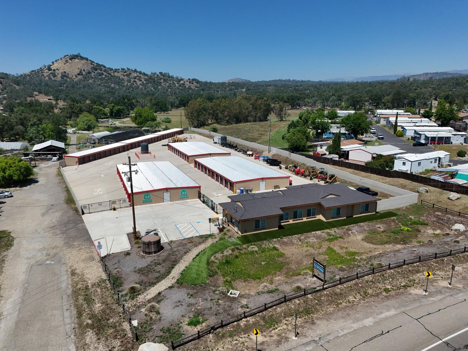 Commercial in Prather - main photo