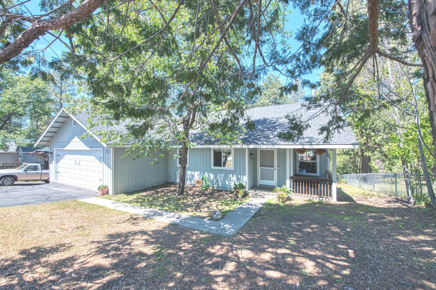 Single Family in Auberry - photo 2