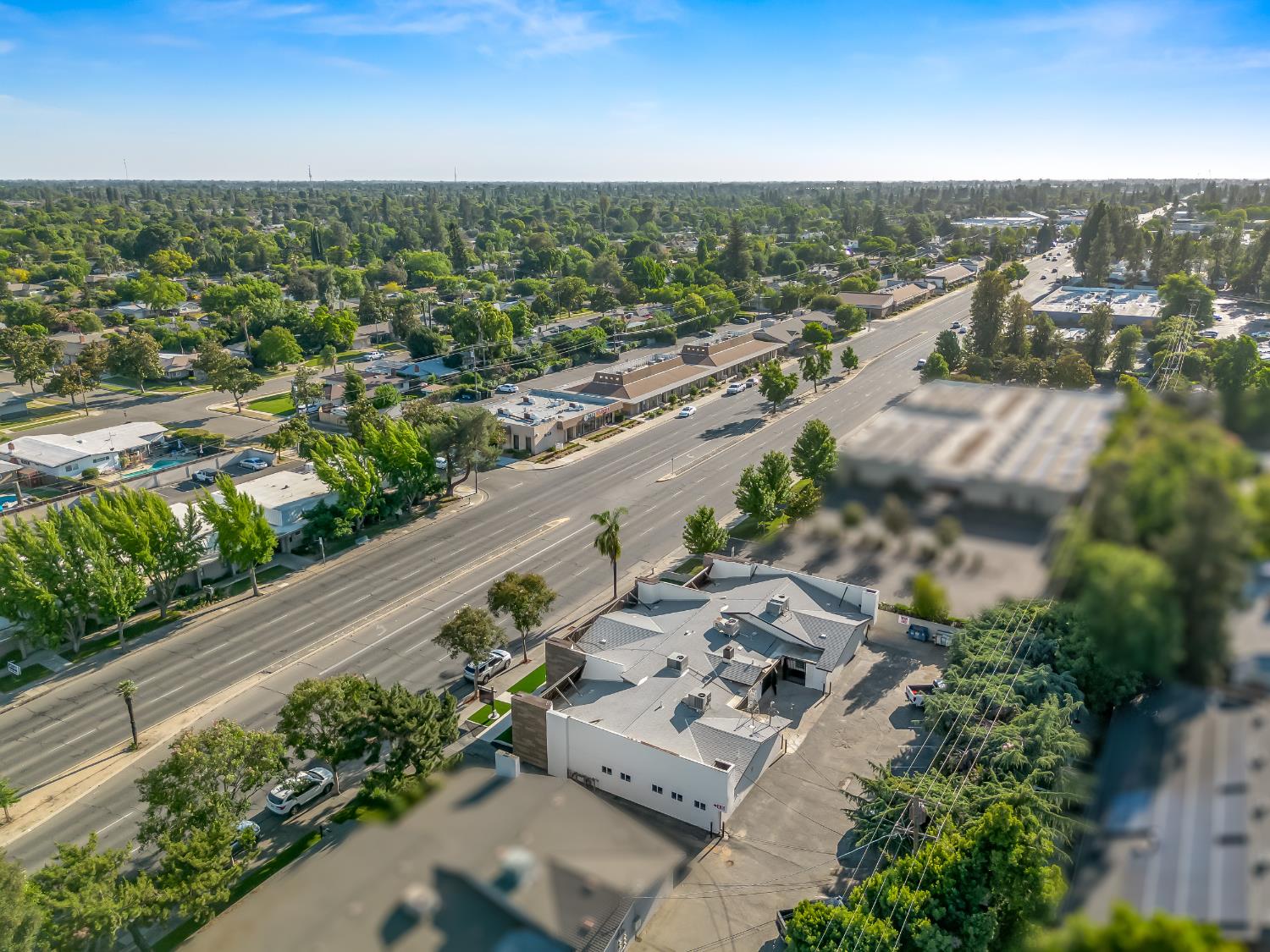 Commercial in Fresno - photo 3