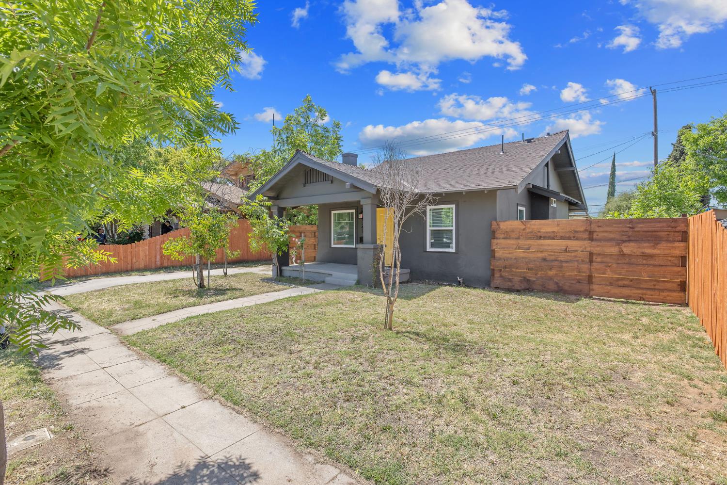 Single Family in Fresno - photo 2