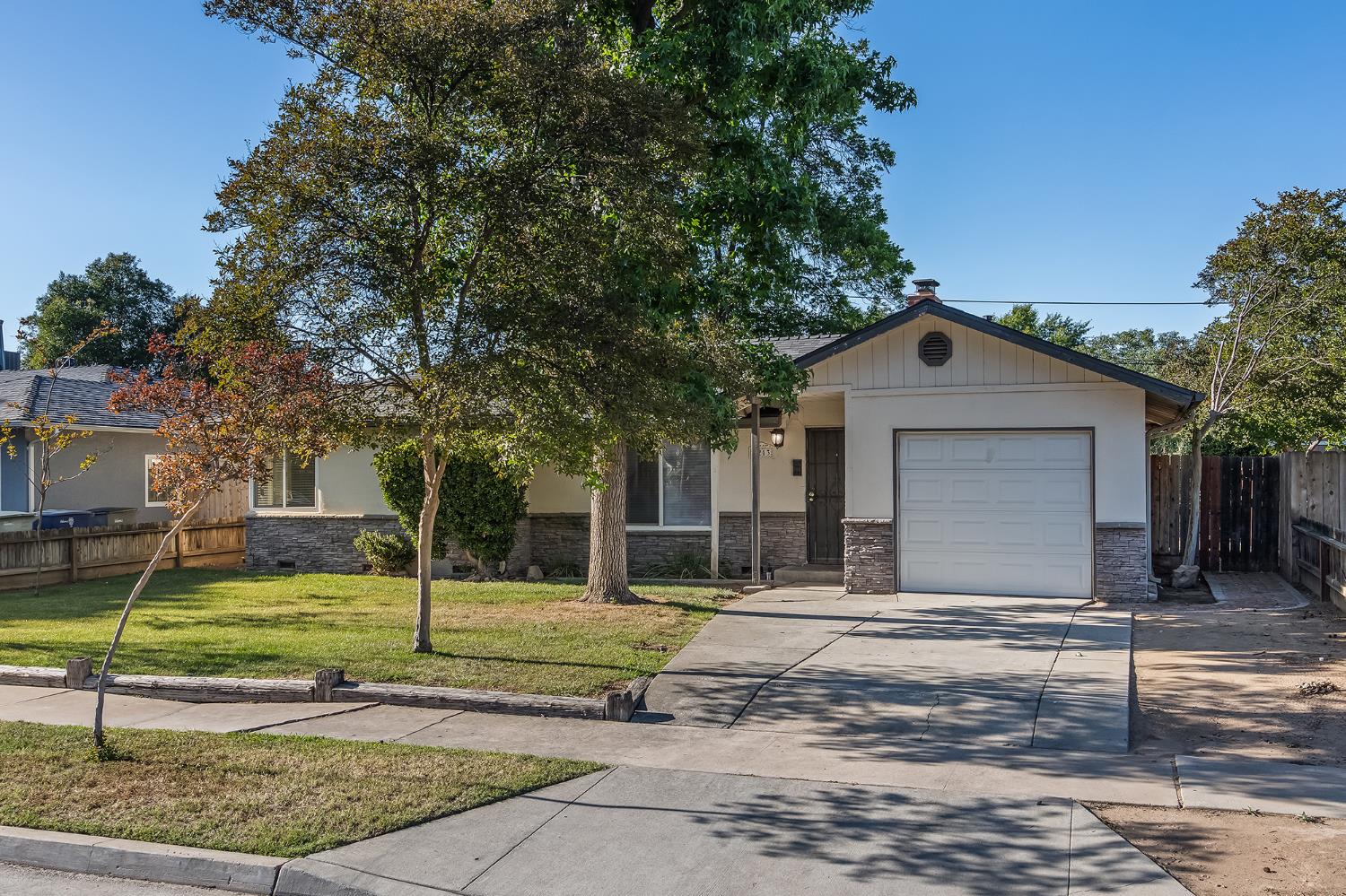 Single Family in Fresno - main photo