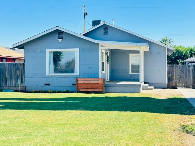 Single Family in Dinuba - photo 2