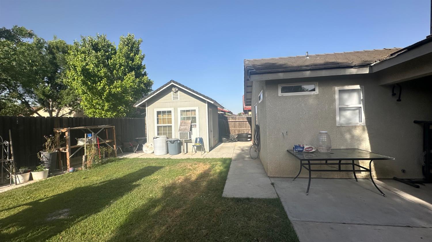 Single Family in Kerman - photo 3