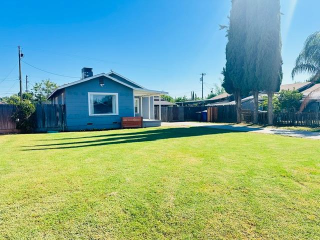 Single Family in Dinuba - photo 3