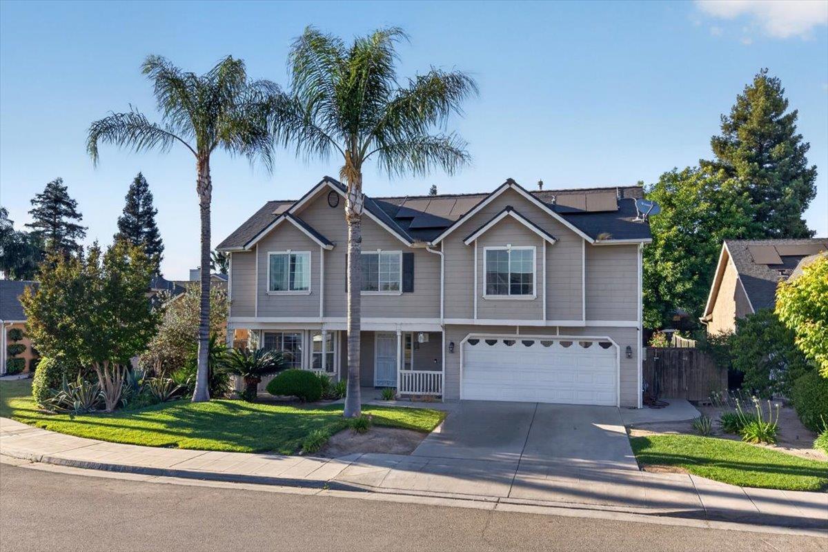 Single Family in Fresno - photo 2