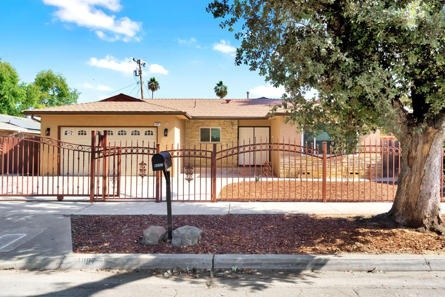 Single Family in Fresno - photo 2
