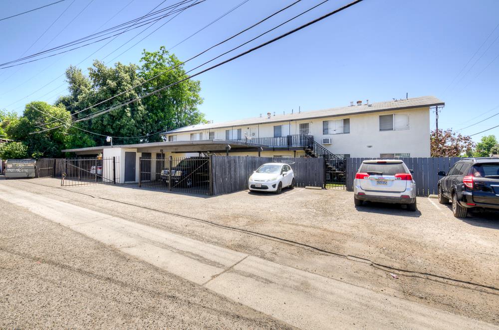 Multi Family in Fresno - photo 2
