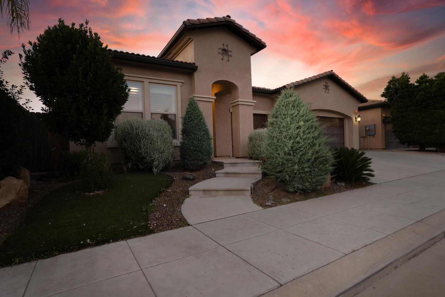Single Family in Fresno - photo 2