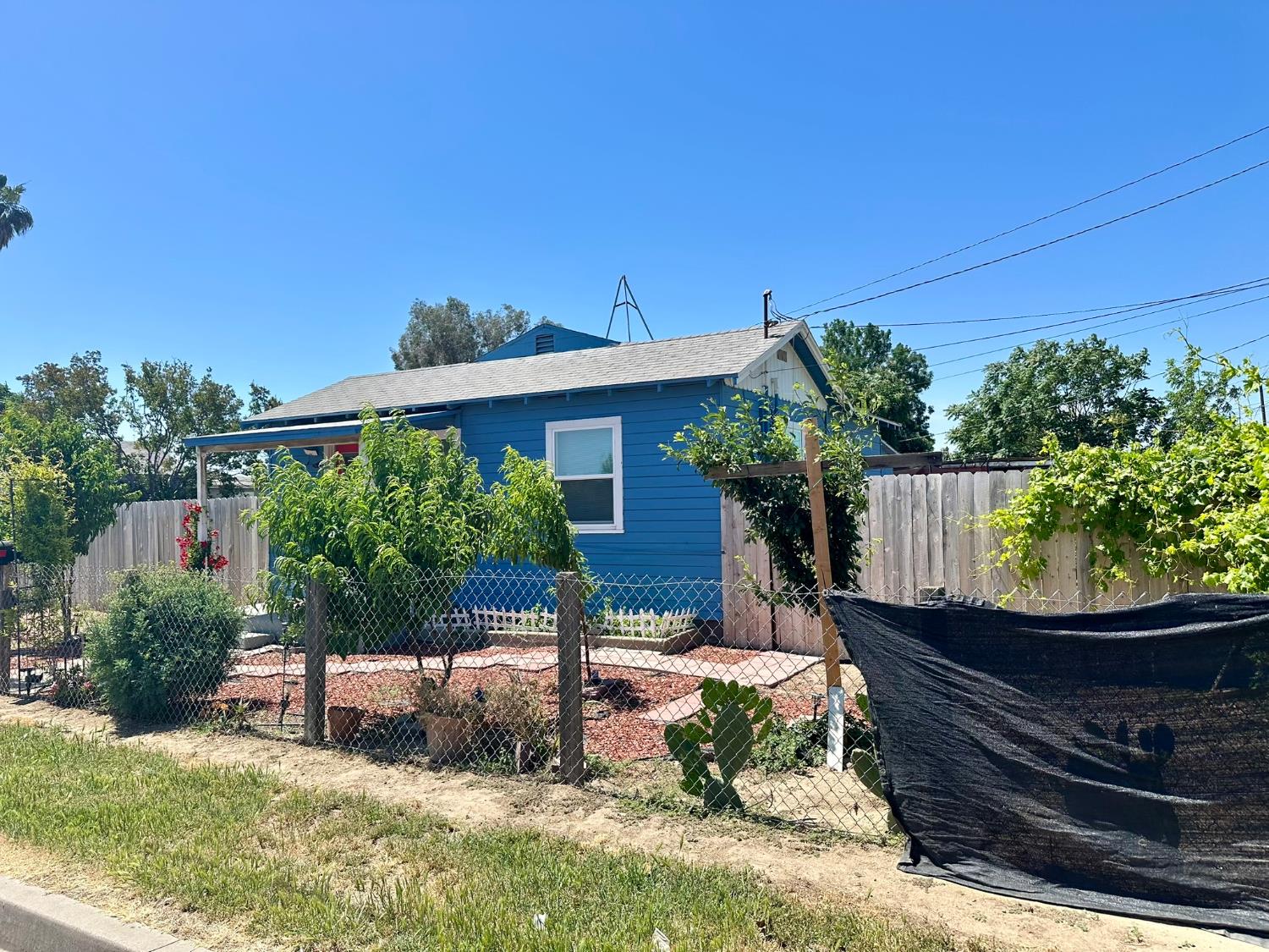Single Family in Chowchilla - photo 2