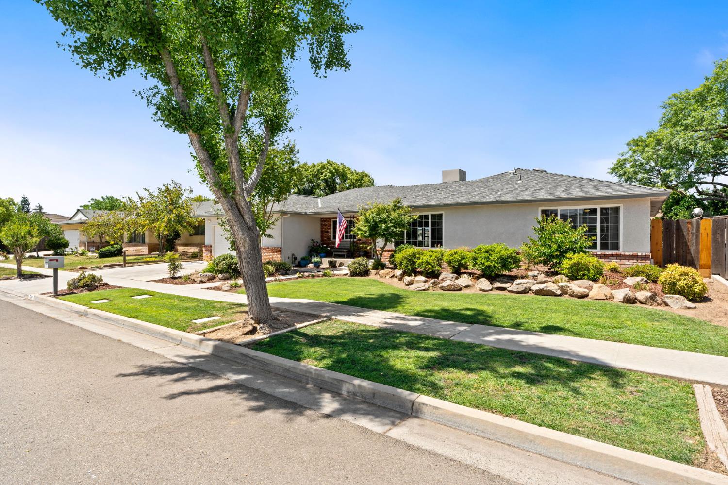 Single Family in Fresno - photo 3