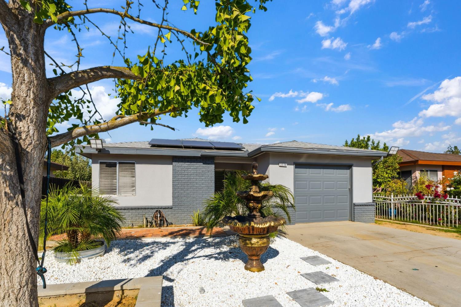 Single Family in Fresno - photo 2
