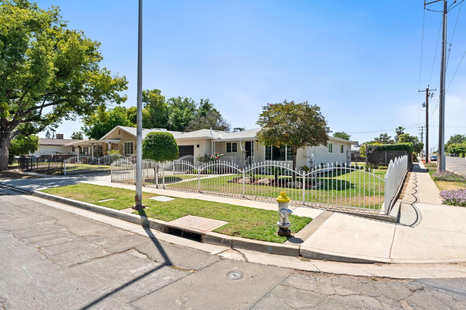 Single Family in Fresno - photo 3