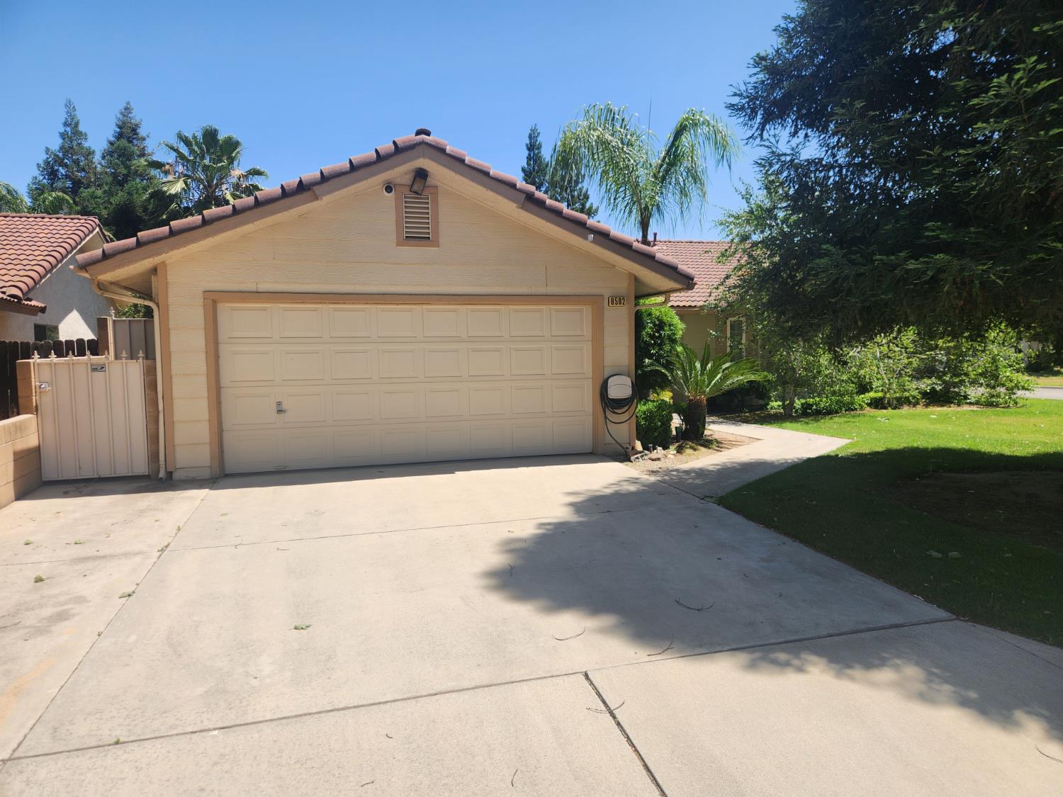 Single Family in Fresno - main photo