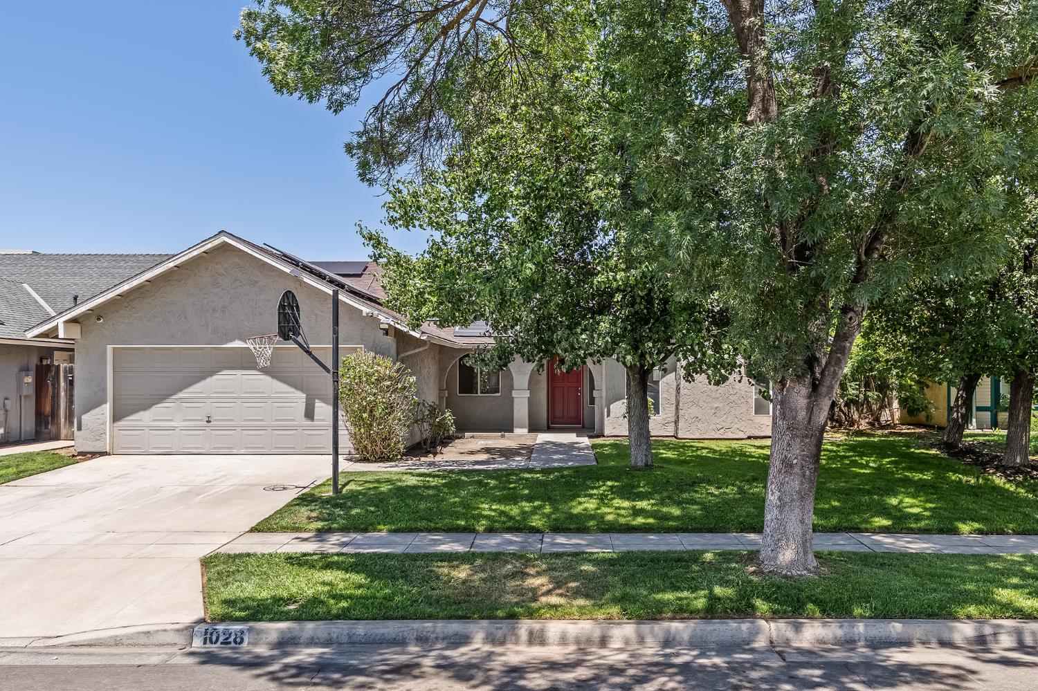Single Family in Fresno - main photo