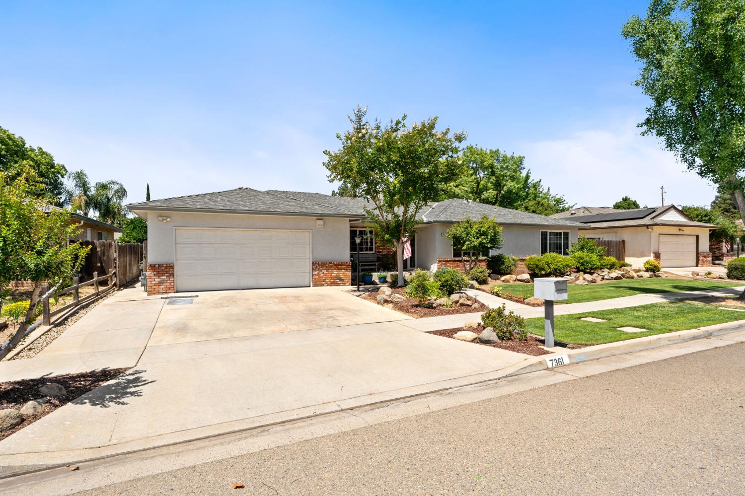 Single Family in Fresno - photo 2