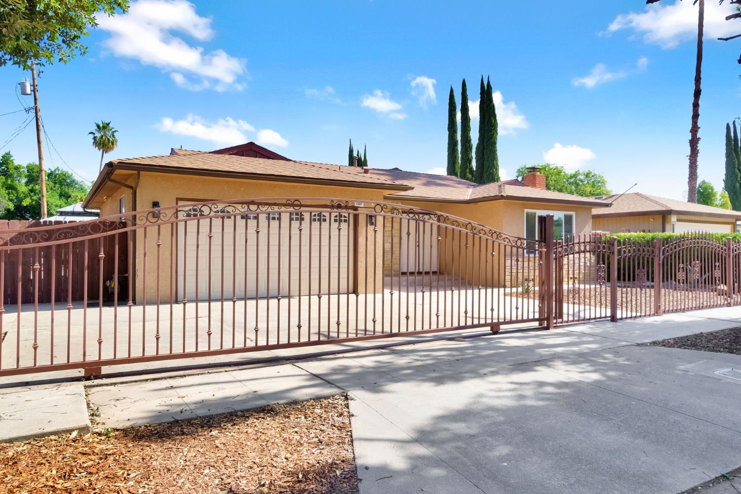 Single Family in Fresno - photo 3