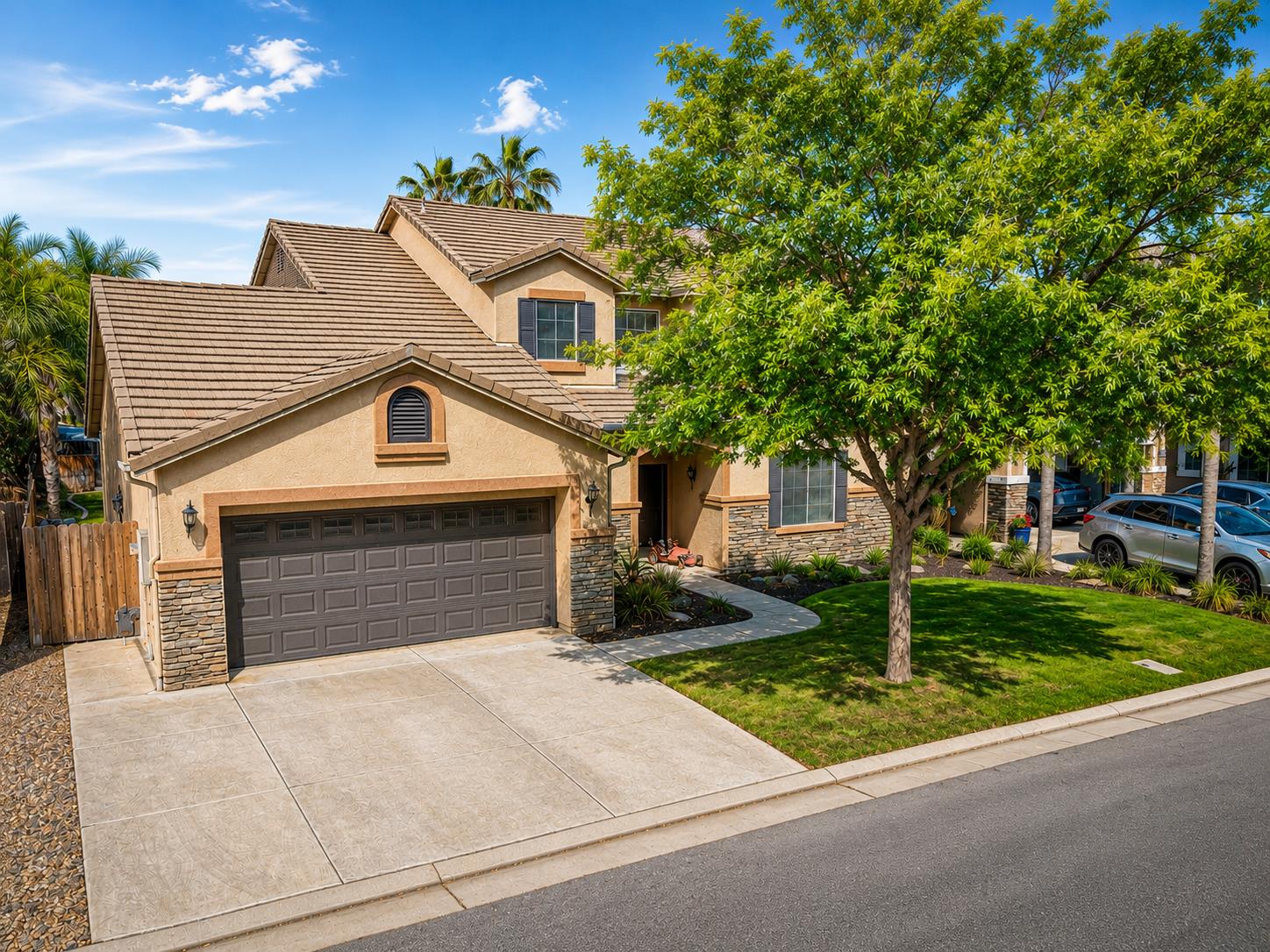 Single Family in Fresno - main photo
