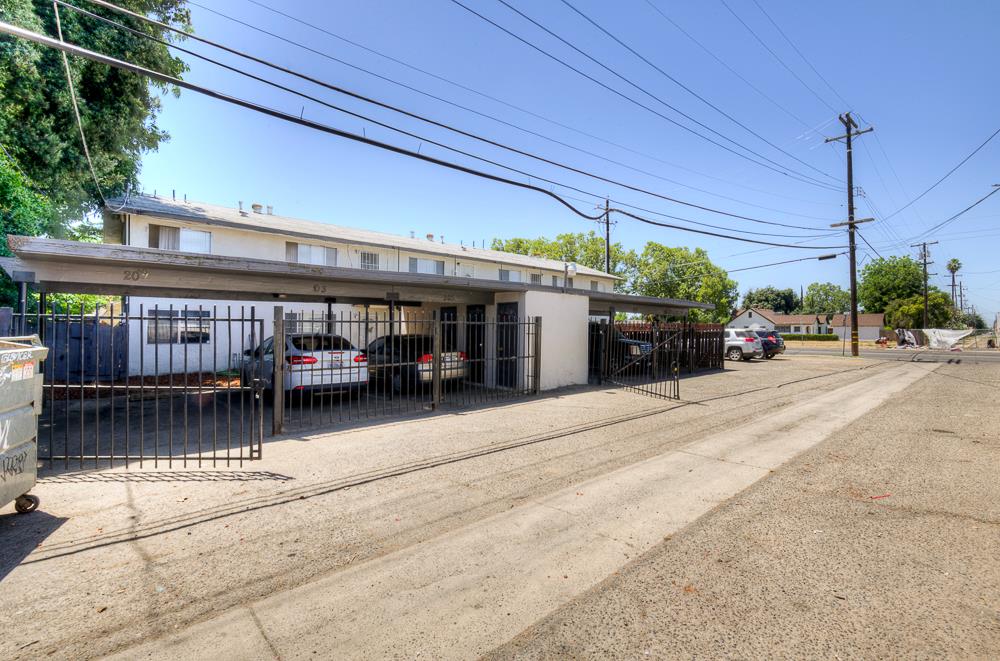 Multi Family in Fresno - photo 3