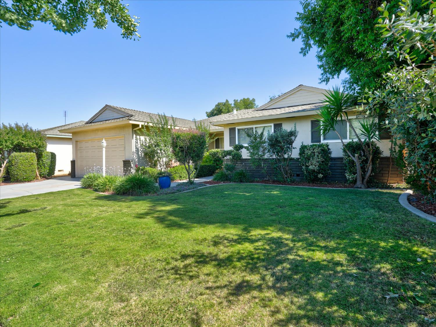 Single Family in Fresno - photo 2