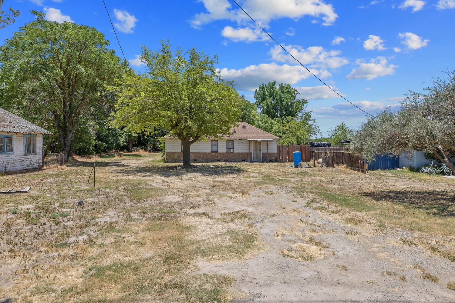 Single Family in Lemoore - photo 3