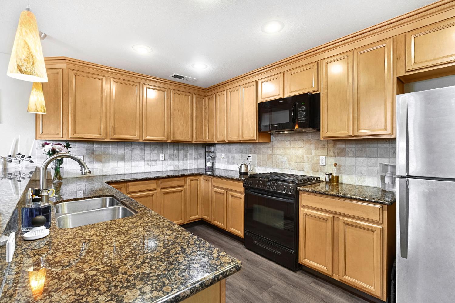Single Family in Fresno - photo 3