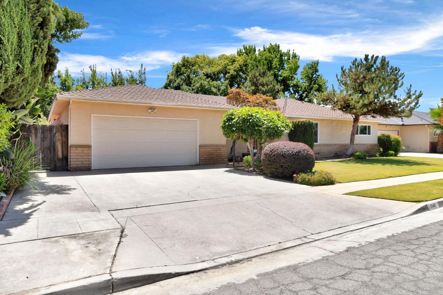 Single Family in Fresno - photo 2