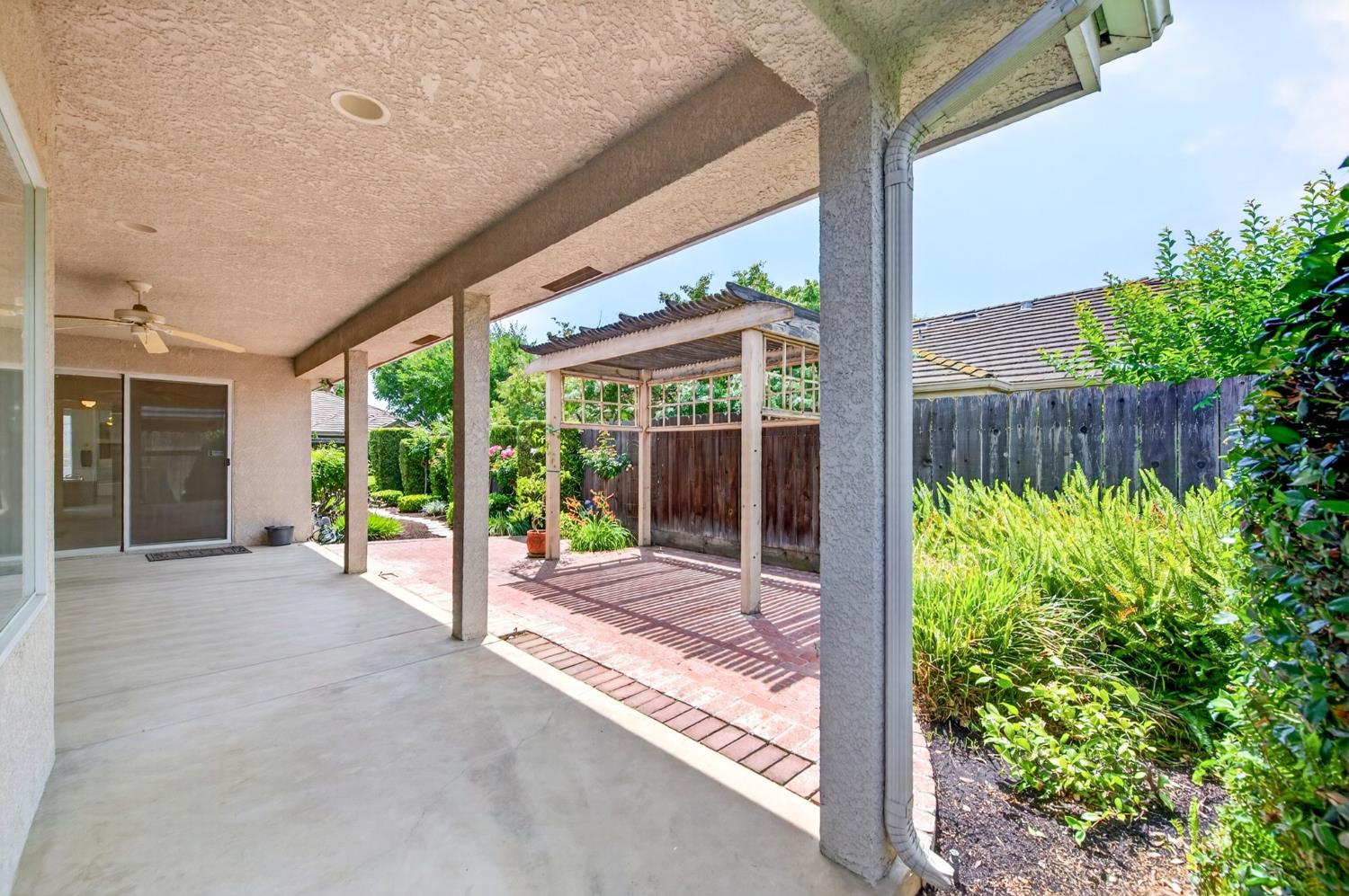 Photo 33