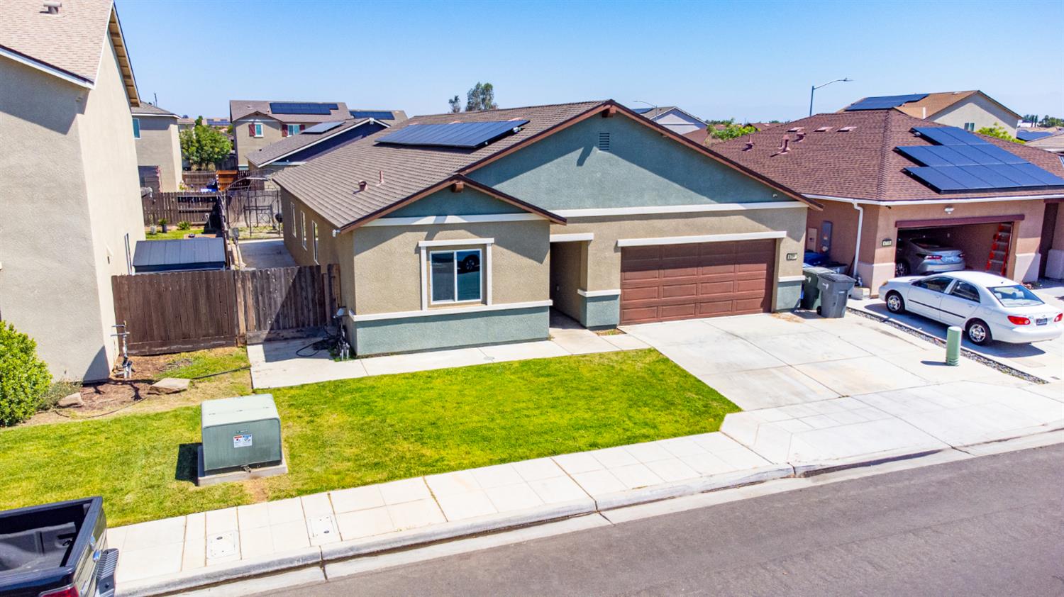 Single Family in Fresno - main photo