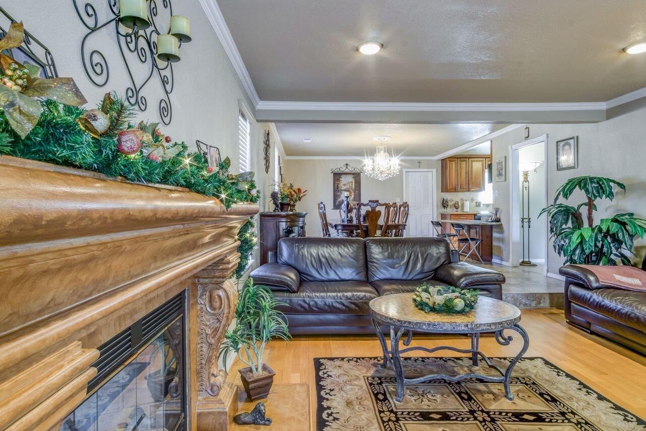 Single Family in Fresno - photo 2