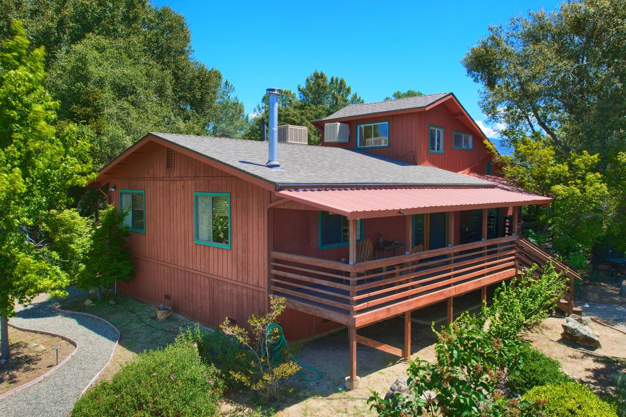 Single Family in Oakhurst - main photo