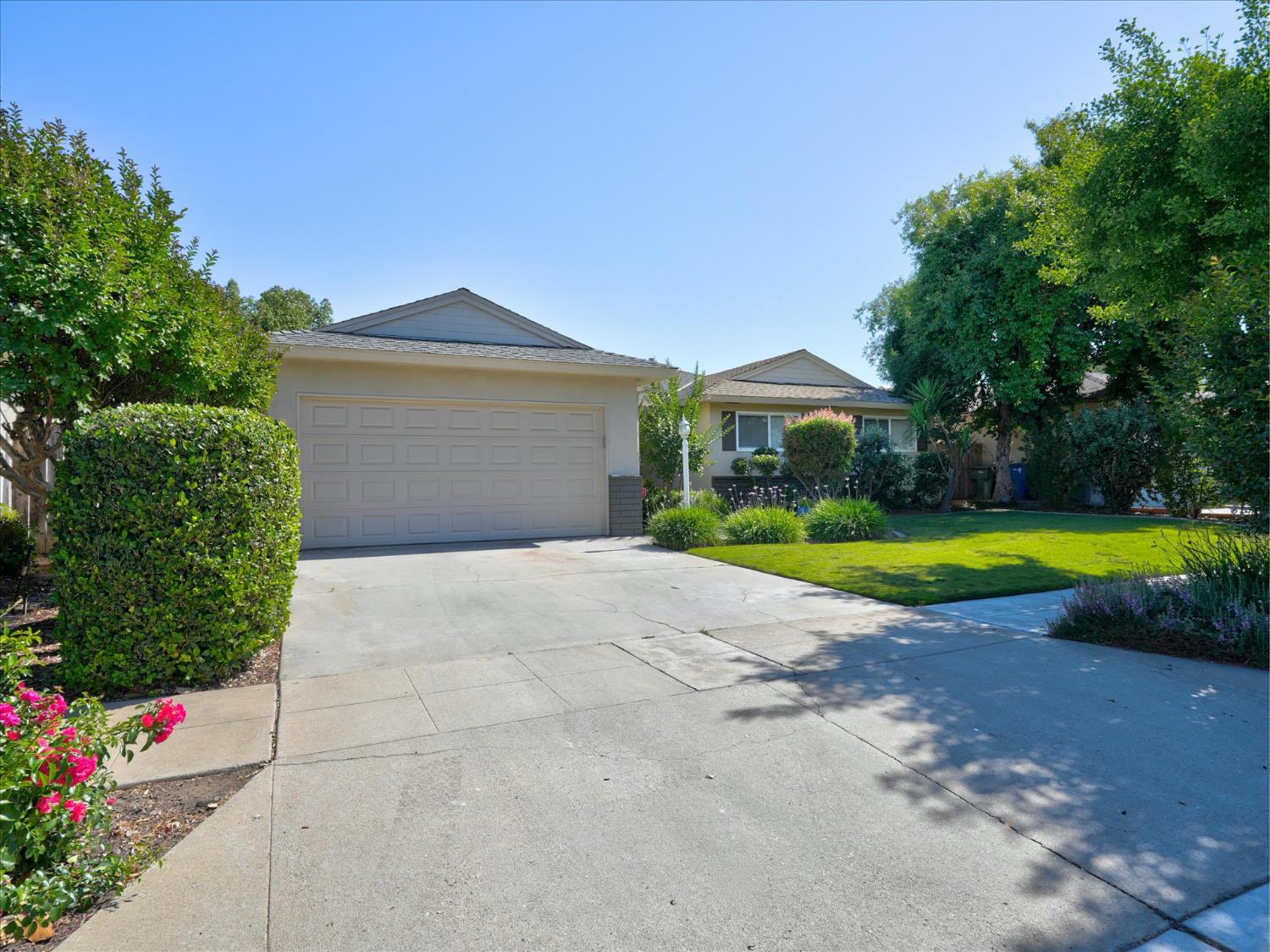 Single Family in Fresno - photo 3