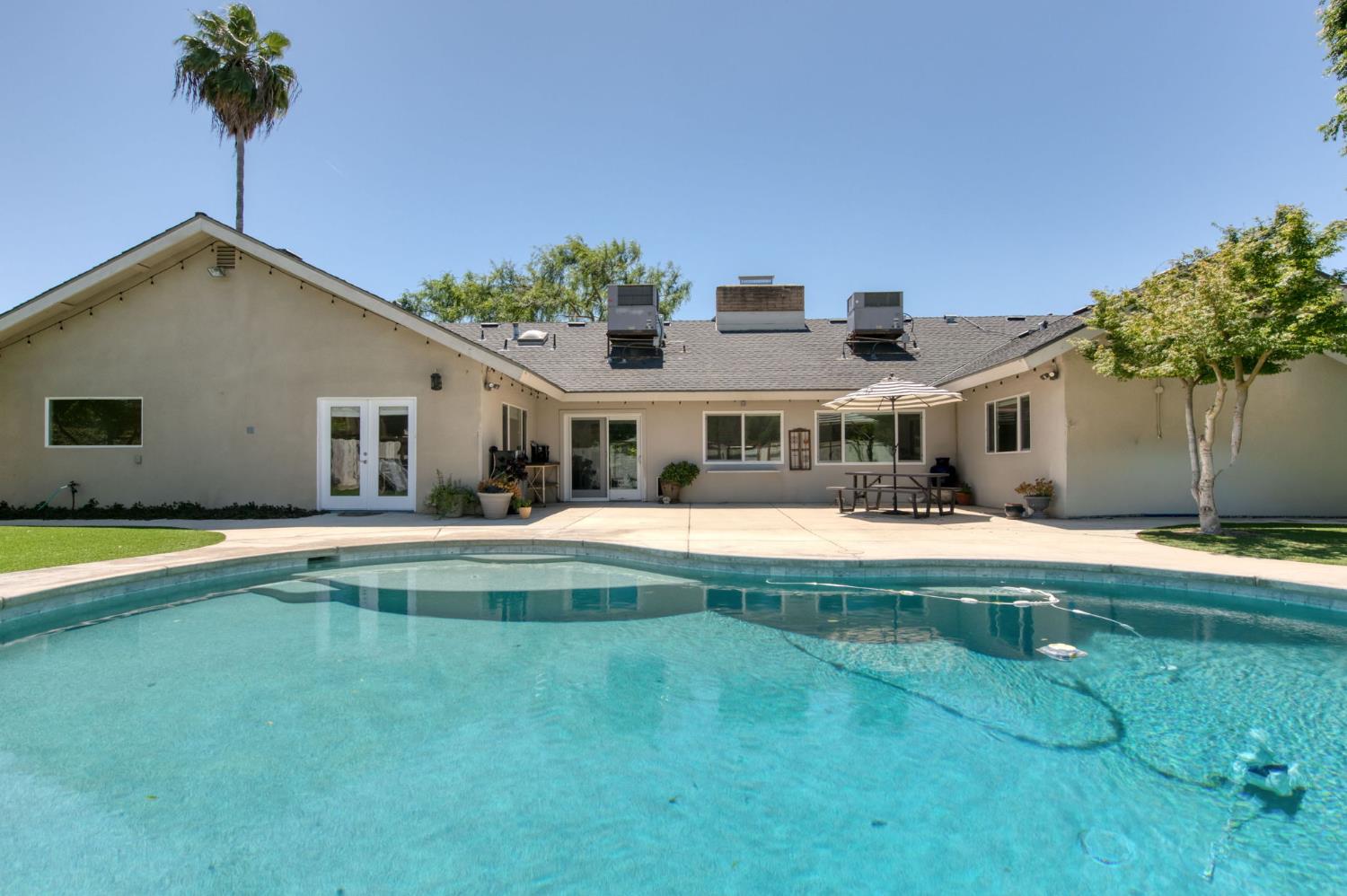 Photo 52