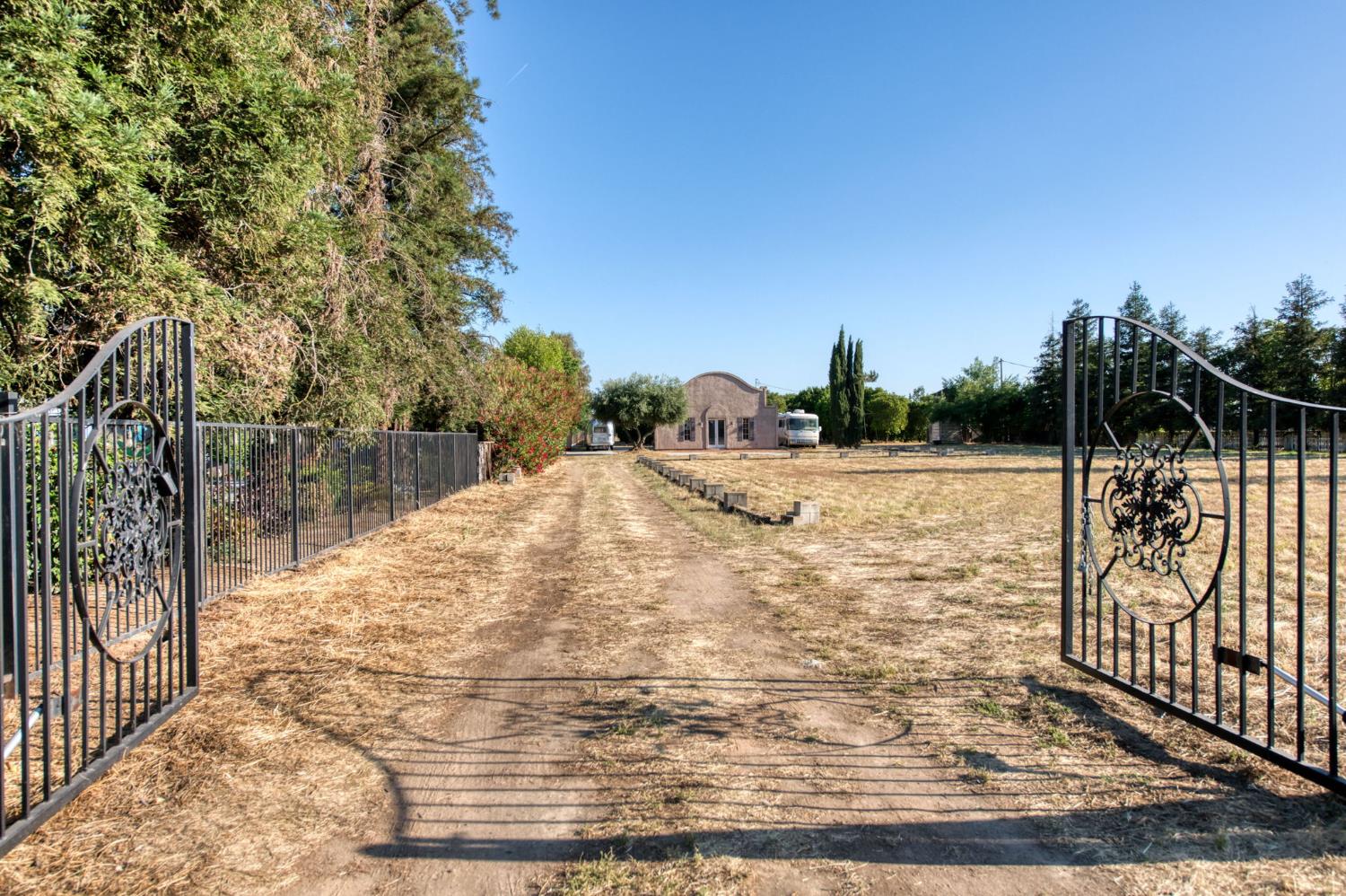 Vacant Lot in Fresno - photo 2