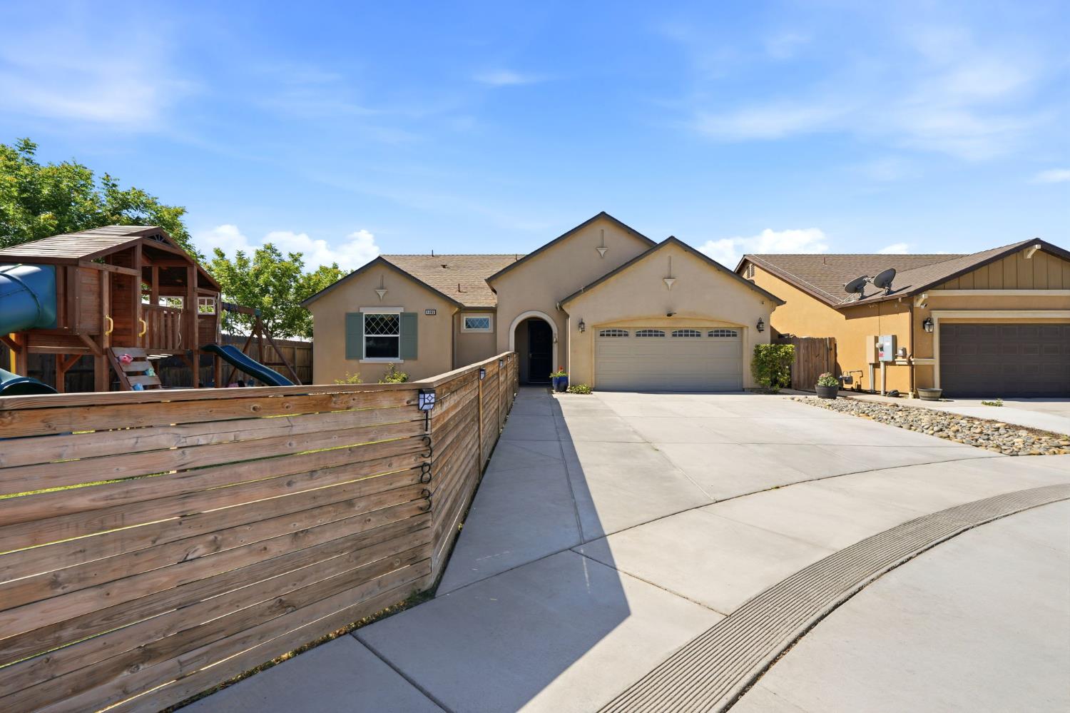 Single Family in Hanford - photo 3