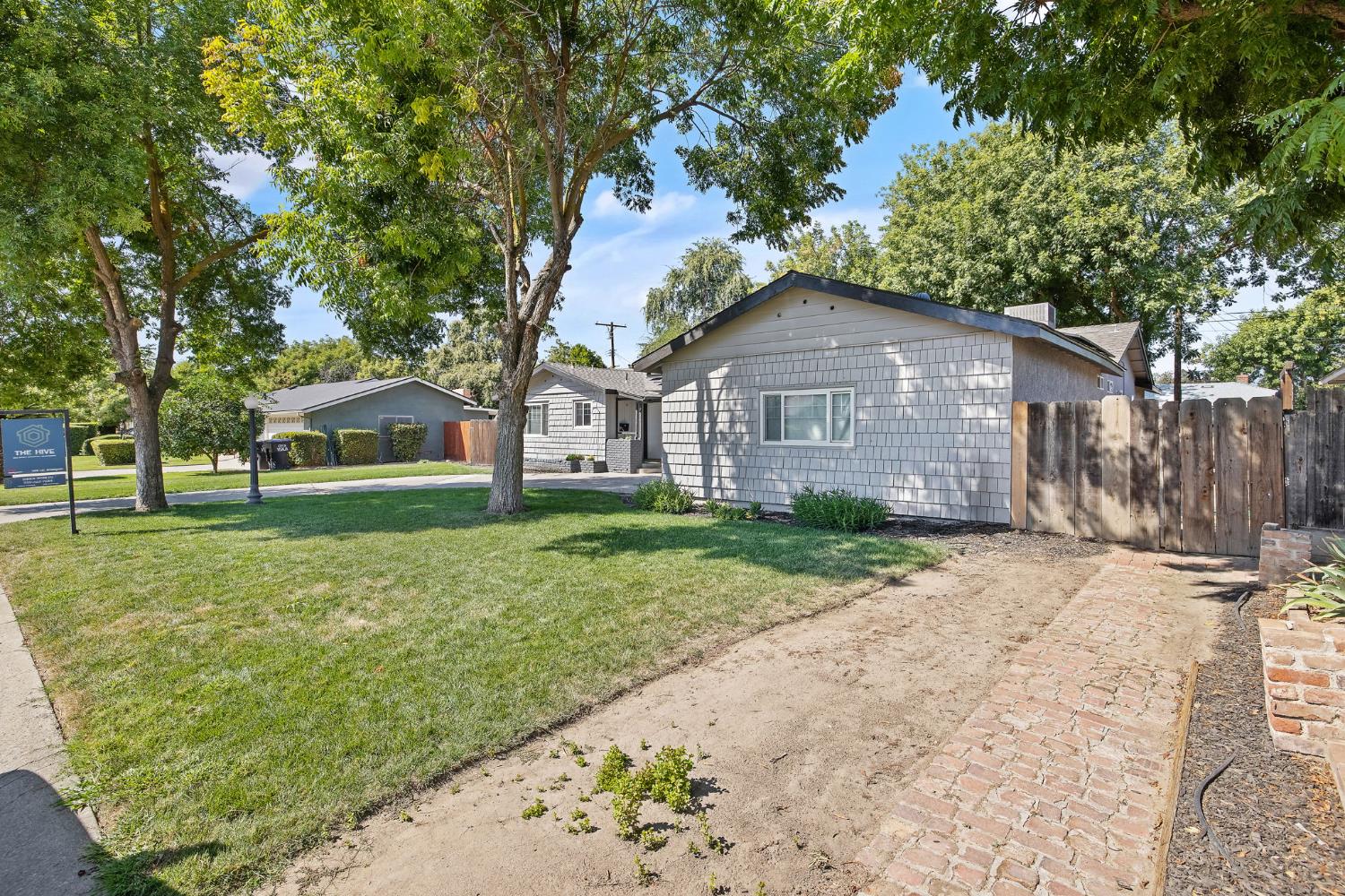 Single Family in Visalia - photo 3