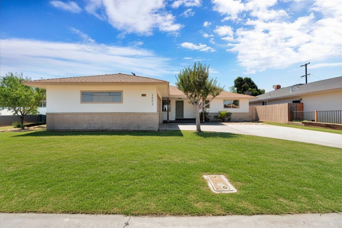 Single Family in Fresno - photo 2