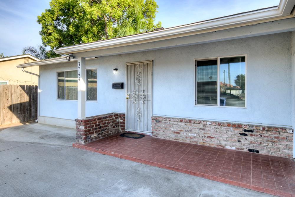 Single Family in Fresno - photo 3