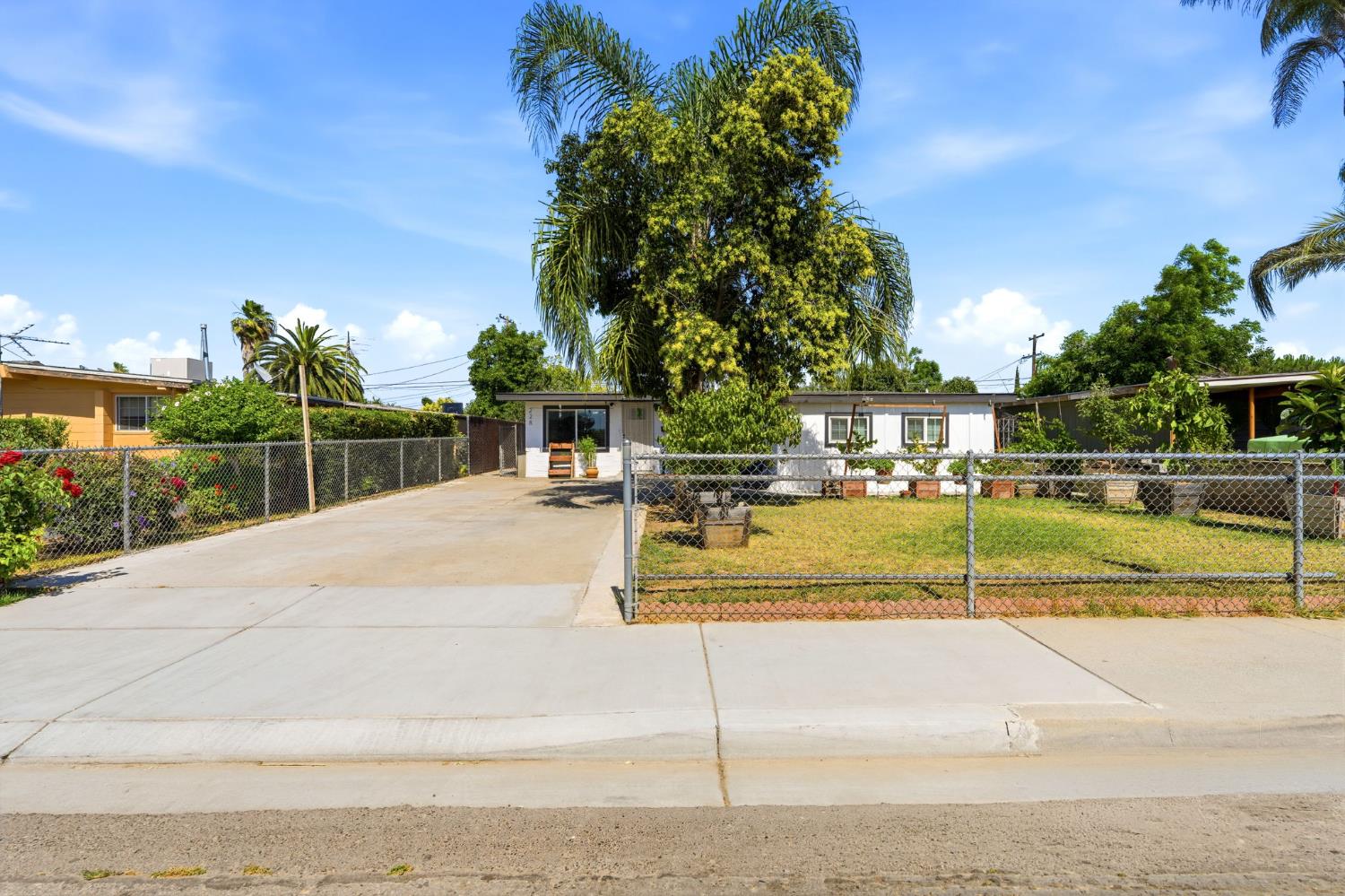 Single Family in Sanger - photo 2