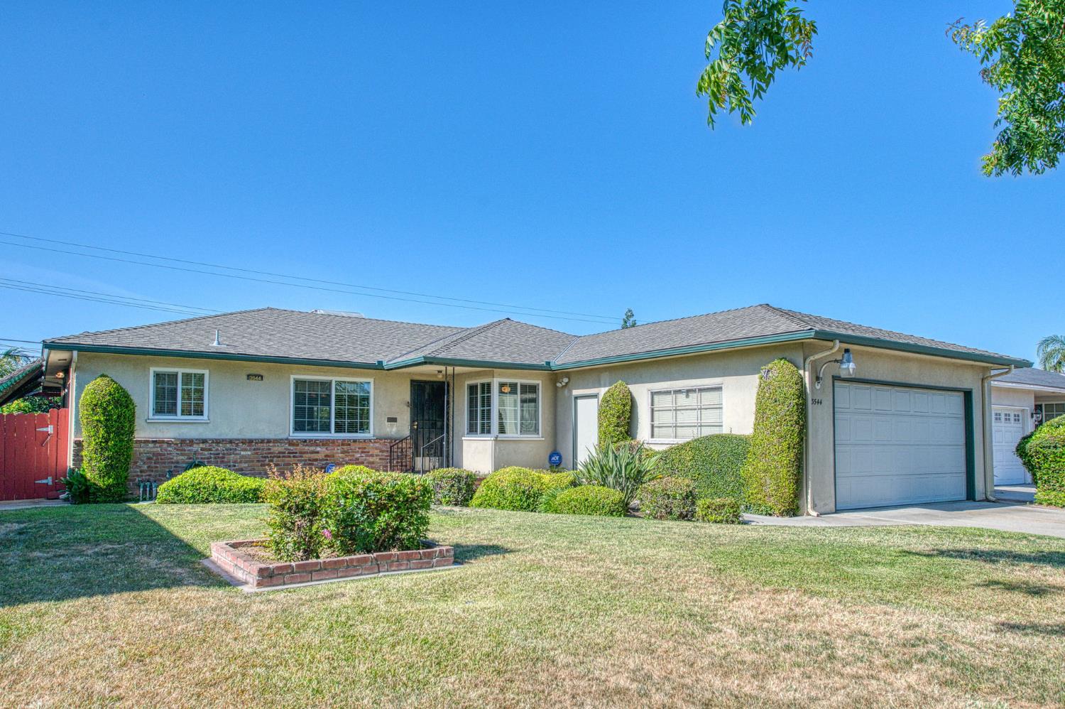 Single Family in Fresno - photo 2