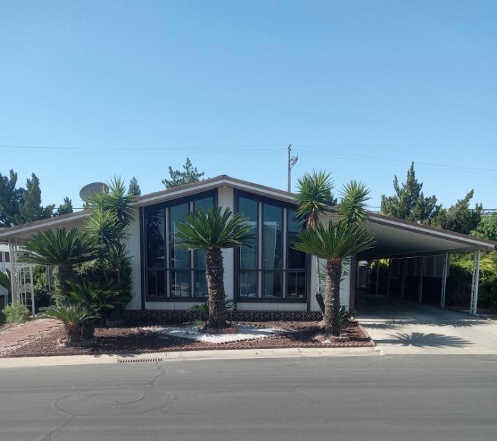 Mobile Home in Reedley - photo 2