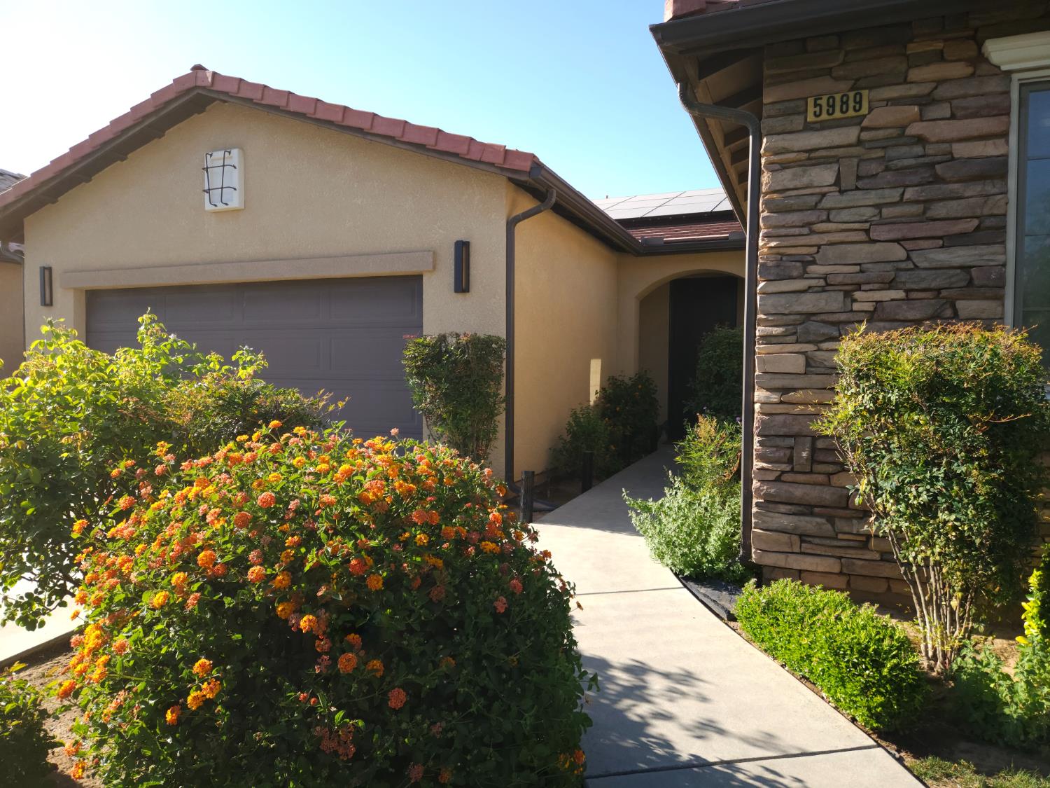 Single Family in Fresno - photo 2